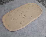 Foto del paso 8 de la receta: Coca de anís, crema y piñones v2