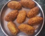 A picture of step 4 of Raw banana peanut kofta curry.