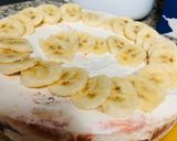 A picture of step 5 of Banana jelly cheesey creamy cake.