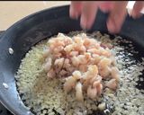 Foto del paso 1 de la receta: Lasaña de tintorera y langostinos