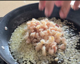 Foto del paso 1 de la receta: Lasaña de tintorera y langostinos