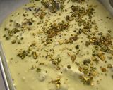 Foto langkah ke 4 dari resep Pistachio Cranberry Bark.