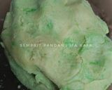 Foto langkah ke 3 dari resep Semprit Pandan (tepung kanji).
