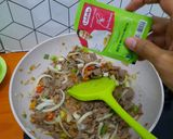 Foto langkah ke 5 dari resep Tumis Daging Saos Tiram #dapurelbeweek21.