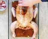 Foto del paso 2 de la receta: Pollo asado con manzana y ciruelas. Recetas Navideña