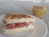 Focaccia con sal y romero