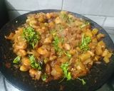 वांगे, बटाटा, कोलंबी तवा भाजी (vanga batata kolambi tawa bhaji recipe in marathi) रेसिपी स्टेप 3 फोटो