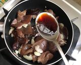 รูปขั้นตอนการทำที่ 2 ของ เห็ดหูหนูผัดไข่ (มังสวิรัติ)