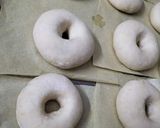 A picture of step 7 of Doughnuts.