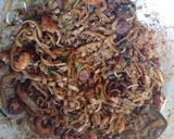 Foto langkah ke 5 dari resep Penang Char Kway Teow.