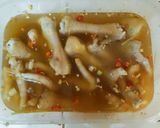 Hình bước làm 8 của món Chân gà ngâm sả ớt