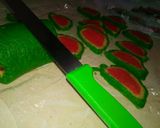 Foto langkah ke 5 dari resep Watermelon Cookies (Kue Semangka).