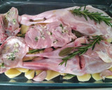 Foto del paso 2 de la receta: Pierna lechal de cordero al horno