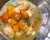 Foto langkah ke 7 dari resep Sop Ayam Kuning.