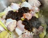 Gambar langkah 2 resipi Tomyam ayam.