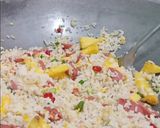Foto langkah ke 5 dari resep Nasi Goreng Nanas.