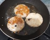 Foto langkah ke 3 dari resep Hotteok Korean Pancake.