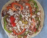 صورة لخطوة 3 من وصفة البيتزا بالطونه 🍕🍕