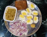 A picture of step 3 of Egg tawa masala.