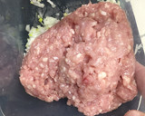 Foto del paso 2 de la receta: Albóndigas de pollo en salsa con patatas fritas “fácil”