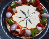 চিকেন টিক্কা রিং পিজ্জা (chicken tikka ring pizza recipe in Bengali) রেসিপির ধাপ 12 ছবি