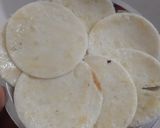 A picture of step 2 of Pizza cups.