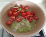 Foto del passaggio 1 della ricetta Pagello fragolino alla pizzaiola