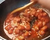 A picture of step 5 of Plum sauce in two different way.