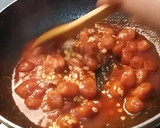 A picture of step 5 of Plum sauce in two different way.
