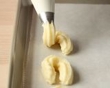 A picture of step 7 of Sagu Keju [Cheese Sago Cookies].
