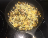 Foto del paso 4 de la receta: Berenjenas sofritas con tomate y queso