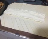 Foto langkah ke 3 dari resep Easy Apple Pie with Cream Cheese Filling.