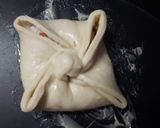 A picture of step 3 of Parcel pizza.