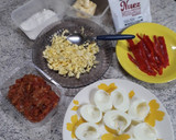 Foto del paso 1 de la receta: Huevos rellenos con atún y salsa bechamel