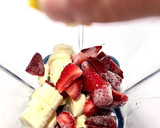 Foto del paso 1 de la receta: Helado saludable de fresa y plátano con vainilla (fácil y rápido)