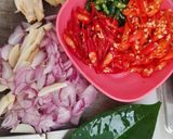 Foto langkah ke 2 dari resep Oseng mercon ampela ayam.