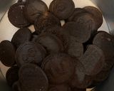 Foto langkah ke 1 dari resep Unbaked Oreo Cheesecake.