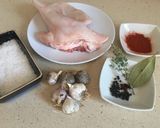 Foto del paso 1 de la receta: Oreja de cerdo en adobo y frita
