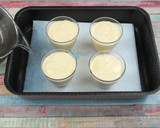 Foto del paso 9 de la receta: Flan de miel con bizcocho en vasitos