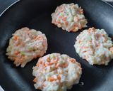 Foto del paso 3 de la receta: Torticas de arroz🍚, calabacin🥒 y zanahoria🥕🍱🍛
