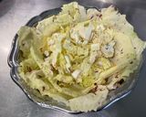 Une image de l'étape 7 de Salade Castelfranco au roquefort, raisins et persil’algues.