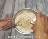 Foto langkah ke 3 dari resep Resep Martabak Manis Teflon.