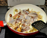 Foto del paso 3 de la receta: Coliflor salteada con calamares
