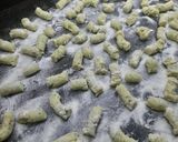 Foto del paso 6 de la receta: Ñoquis de papa de pesto y con pesto