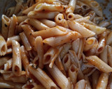 टोमाटो पास्ता (Tomato Pasta Recipe In Hindi) रेसिपी चरण 8 फोटो