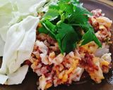 รูปขั้นตอนการทำที่ 5 ของ แหนมผัดไข่ 🥚🍳