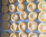 Foto langkah ke 4 dari resep Strawberry Thumbprint Cookies.