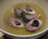 Foto langkah ke 2 dari resep Ikan blanak masak kecap.