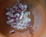 A picture of step 1 of Bhindi gravy.