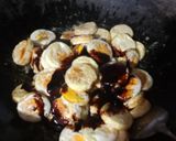 Foto langkah ke 3 dari resep Semur Wortel Telur Ceplok.